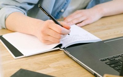 5 raisons de faire appel à un rédacteur web freelance pour votre blog en 2026